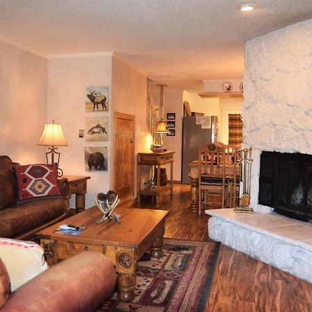 Claim Jumper Townhouse 16 - On The River - Across From The Fishing Ponds - In Town - Near The Ski Area - Fireplace - Wifi - Sate Red River Ngoại thất bức ảnh