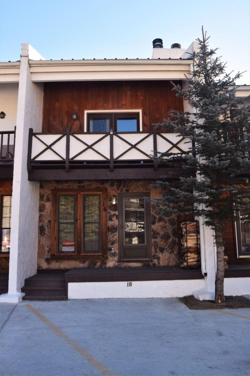Claim Jumper Townhouse 16 - On The River - Across From The Fishing Ponds - In Town - Near The Ski Area - Fireplace - Wifi - Sate Red River Ngoại thất bức ảnh
