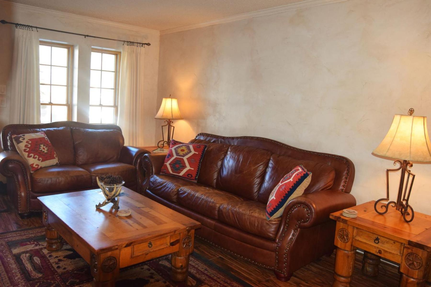Claim Jumper Townhouse 16 - On The River - Across From The Fishing Ponds - In Town - Near The Ski Area - Fireplace - Wifi - Sate Red River Ngoại thất bức ảnh